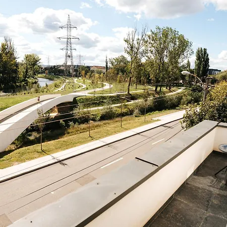 Riverside By Inntime 3*